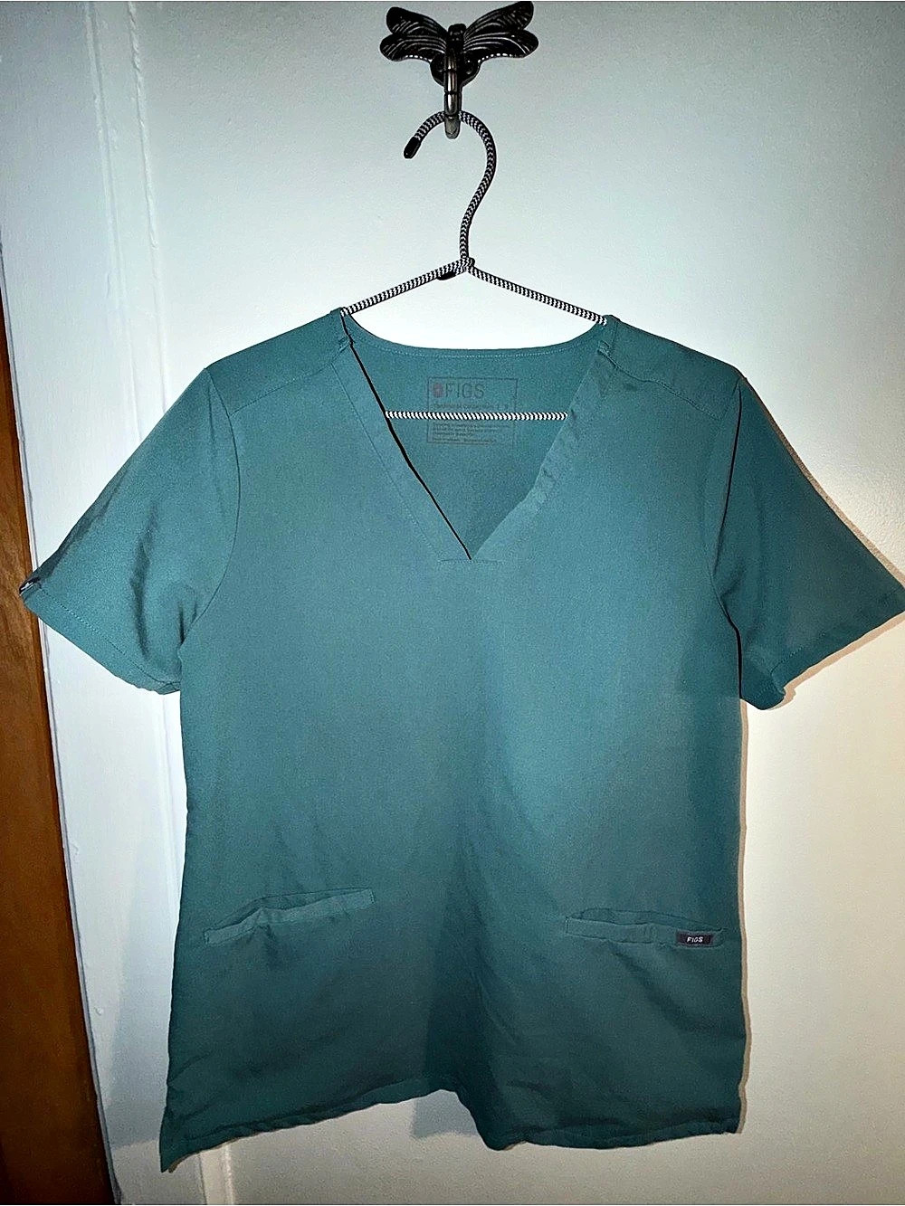 FIGS Casma Three-Pocket Scrub Top Short Sleeve Green